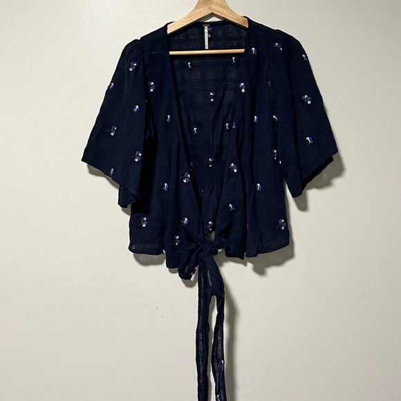 Free People XS Navy Blue Embroidered Wrap Blouse – Cotton, Boho Floral Tie Front - Picture 3 of 13